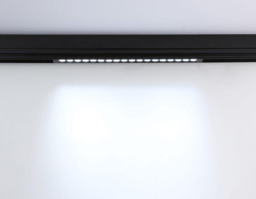 Трековый светодиодный светильник Ambrella Light Track System Magnetic 220V GL1314 Трековый светодиодный светильник Ambrella Light Track System Magnetic 220V GL1314