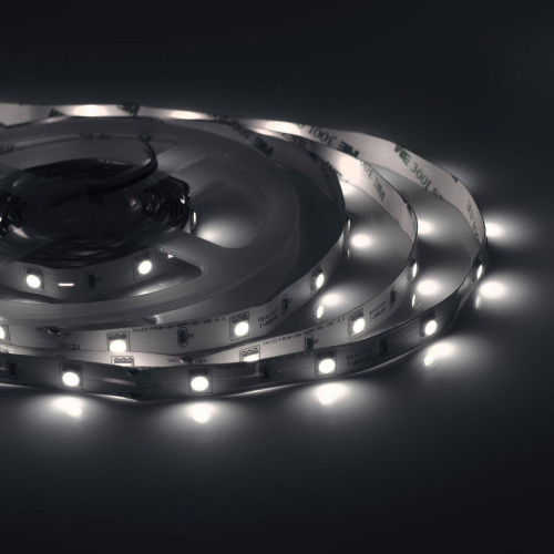 Светодиодная лента Apeyron 7,2W/m 30LED/m 5050SMD холодный белый 5M 00-36 Светодиодная лента Apeyron 7,2W/m 30LED/m 5050SMD холодный белый 5M 00-36