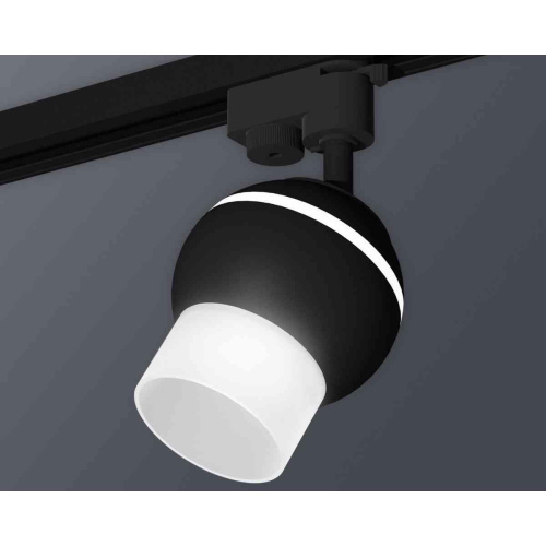 Комплект трекового светильника Ambrella light Track System XT1102072 SBK/FR черный песок/белый матовый (A2521, C1102, N7170) Комплект трекового светильника Ambrella light Track System XT1102072 SBK/FR черный песок/белый матовый (A2521, C1102, N7170)