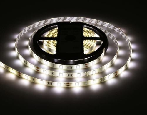 Светодиодная влагозащищенная лента Ambrella Light 7,2W/m 30LED/m 5050SMD дневной белый 5M GS1902 Светодиодная влагозащищенная лента Ambrella Light 7,2W/m 30LED/m 5050SMD дневной белый 5M GS1902