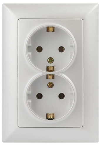 Розетка двойная ЭРА Intro Solo Schuko 2X2P+E 16A 250V перламутровый 4-205-06 Б0053678 Розетка двойная ЭРА Intro Solo Schuko 2X2P+E 16A 250V перламутровый 4-205-06 Б0053678