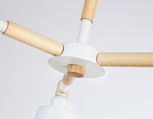 Потолочная люстра Ambrella light Traditional Loft TR82204 Потолочная люстра Ambrella light Traditional Loft TR82204