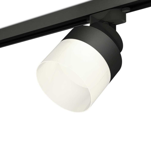 Комплект трекового светильника Ambrella light Track System XT (A2526, A2106, C8102, N8402) XT8102021 Комплект трекового светильника Ambrella light Track System XT (A2526, A2106, C8102, N8402) XT8102021