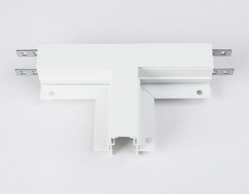 Коннектор T-образный для встраиваемого шинопровода Ambrella light Track System Magnetic GL3355 Коннектор T-образный для встраиваемого шинопровода Ambrella light Track System Magnetic GL3355