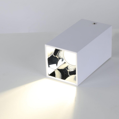 Потолочный светодиодный светильник Favourite Tetrahedron 2401-1U Потолочный светодиодный светильник Favourite Tetrahedron 2401-1U