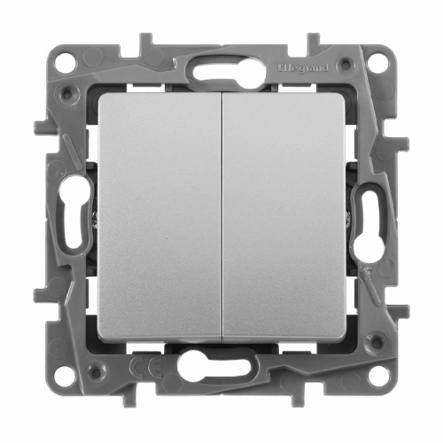 Переключатель двухклавишный Legrand Etika 10A 250V алюминий 672412 Переключатель двухклавишный Legrand Etika 10A 250V алюминий 672412