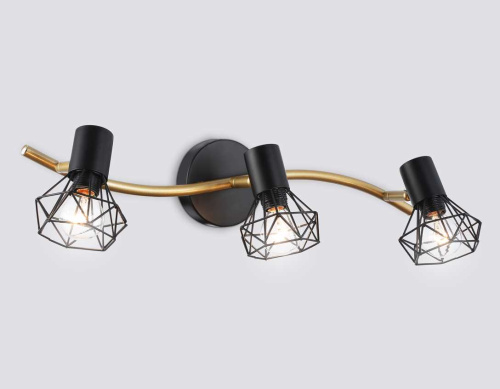 Настенно-потолочный спот Ambrella light TRADITIONAL TR8657 Настенно-потолочный спот Ambrella light TRADITIONAL TR8657