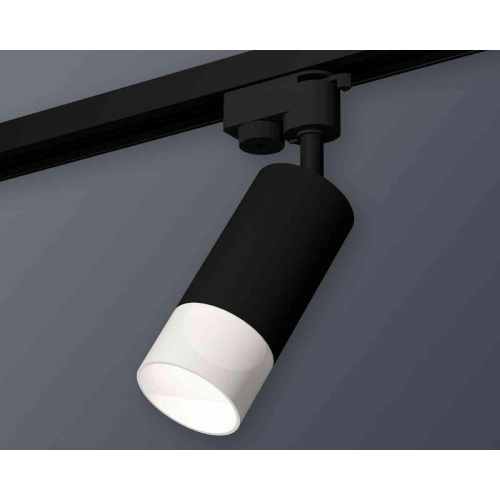 Комплект трекового светильника Ambrella light Track System XT6323170 SBK/FR черный песок/белый матовый (A2521, C6323, N6252) Комплект трекового светильника Ambrella light Track System XT6323170 SBK/FR черный песок/белый матовый (A2521, C6323, N6252)