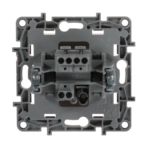 Выключатель одноклавишный Legrand Etika 10A 250V слоновая кость 672301 Выключатель одноклавишный Legrand Etika 10A 250V слоновая кость 672301