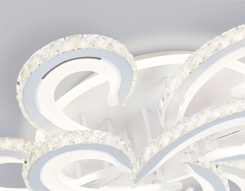 Потолочная светодиодная люстра Ambrella light Acrylica Ice FA1704 Потолочная светодиодная люстра Ambrella light Acrylica Ice FA1704