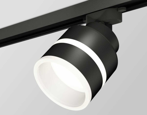 Комплект трекового светильника Ambrella light Track System XT (A2526, A2106, C8102, N8445) XT8102024 Комплект трекового светильника Ambrella light Track System XT (A2526, A2106, C8102, N8445) XT8102024