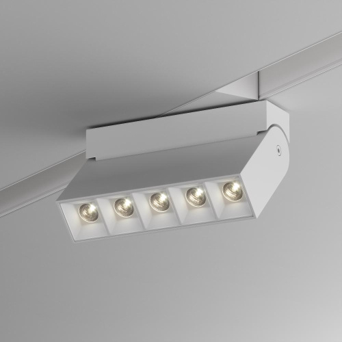 Трековый светодиодный светильник для магнитного шинопровода Maytoni Technical Points TR015-2-10W3K-W
