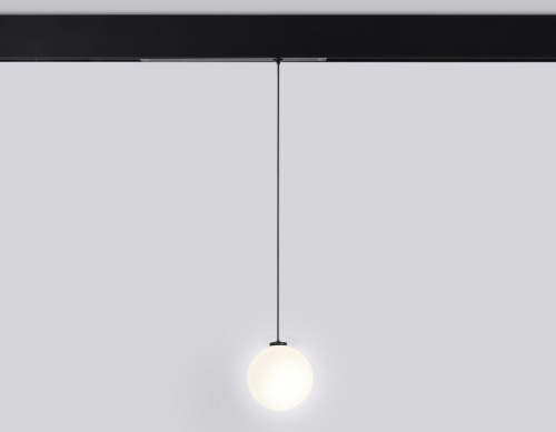 Трековый светодиодный светильник Ambrella Light Track System Magnetic 220V GL1442 Трековый светодиодный светильник Ambrella Light Track System Magnetic 220V GL1442