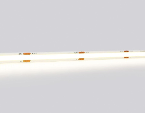 Светодиодная лента Ambrella Light 12W/m 480LED/m COB дневной белый 5M GS4702 Светодиодная лента Ambrella Light 12W/m 480LED/m COB дневной белый 5M GS4702