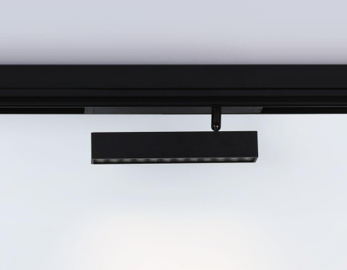 Трековый светодиодный светильник Ambrella Light Track System Magnetic 220V GL1342 Трековый светодиодный светильник Ambrella Light Track System Magnetic 220V GL1342