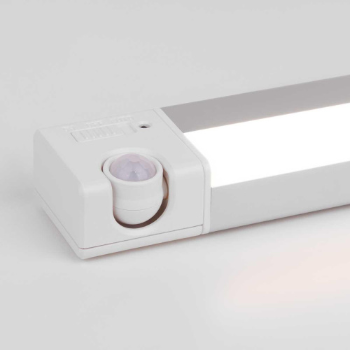 Мебельный светодиодный светильник Elektrostandard Cupboard Led Stick LTB72 2,5W 4000K белый a053401 Мебельный светодиодный светильник Elektrostandard Cupboard Led Stick LTB72 2,5W 4000K белый a053401