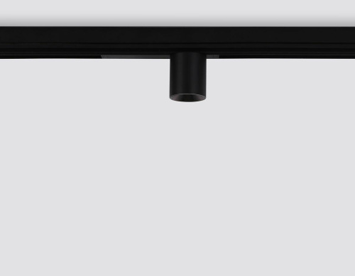 Трековый светодиодный светильник Ambrella Light Track System Magnetic 220V GL1242 Трековый светодиодный светильник Ambrella Light Track System Magnetic 220V GL1242