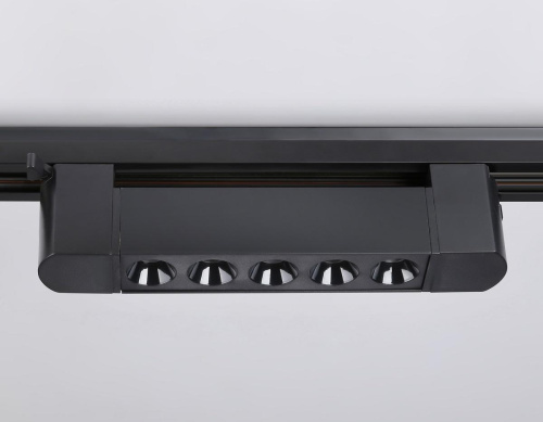 Трековый светодиодный светильник Ambrella light Track System GL6703 Трековый светодиодный светильник Ambrella light Track System GL6703
