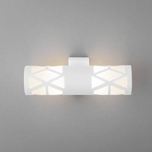 Настенный светильник Elektrostandard Fanc MRL LED 1023 белый a050335 Настенный светильник Elektrostandard Fanc MRL LED 1023 белый a050335