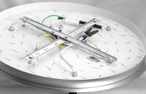 Потолочная люстра Lussole Como LSA-5603-07 Потолочная люстра Lussole Como LSA-5603-07