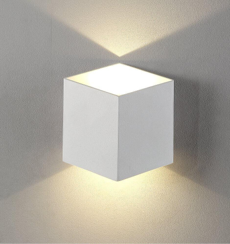 Уличный настенный светодиодный светильник Crystal Lux CLT 227W WH-GO Уличный настенный светодиодный светильник Crystal Lux CLT 227W WH-GO