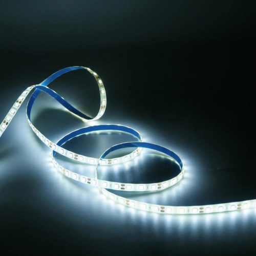Светодиодная лента Gauss 10W/m 60LED/m 5050SMD нейтральный белый 5M BT053 Светодиодная лента Gauss 10W/m 60LED/m 5050SMD нейтральный белый 5M BT053