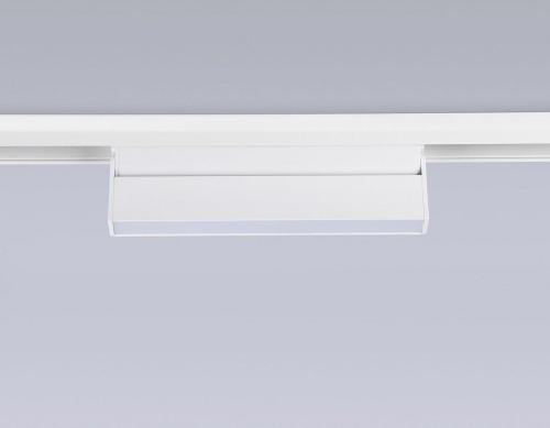Трековый светодиодный светильник Ambrella light Track System Magnetic GL4061 Трековый светодиодный светильник Ambrella light Track System Magnetic GL4061