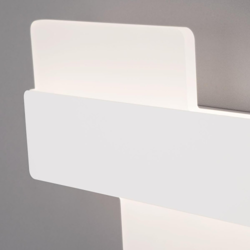 Настенный светодиодный светильник Elektrostandard Bona 40142/1 LED белый a055780 Настенный светодиодный светильник Elektrostandard Bona 40142/1 LED белый a055780