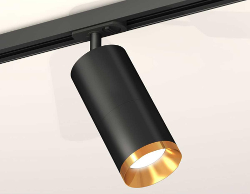 Комплект трекового светильника Ambrella light Track System XT (A2537, C7422, A2011, C7402, N7034) XT7402101 Комплект трекового светильника Ambrella light Track System XT (A2537, C7422, A2011, C7402, N7034) XT7402101