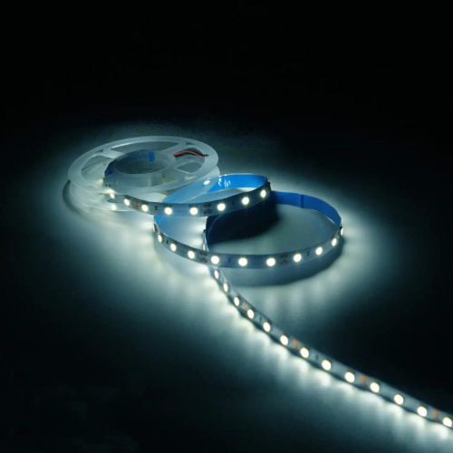 Светодиодная лента Gauss 8W/m 60LED/m 5050SMD нейтральный белый 2M BT021 Светодиодная лента Gauss 8W/m 60LED/m 5050SMD нейтральный белый 2M BT021