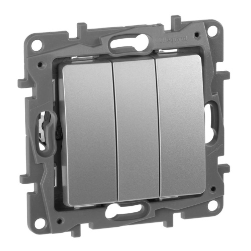 Выключатель трехклавишный Legrand Etika 10A 250V алюминий 672413 Выключатель трехклавишный Legrand Etika 10A 250V алюминий 672413