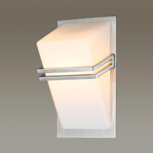 Настенный светильник Odeon Light Tiara 2025/1W Настенный светильник Odeon Light Tiara 2025/1W