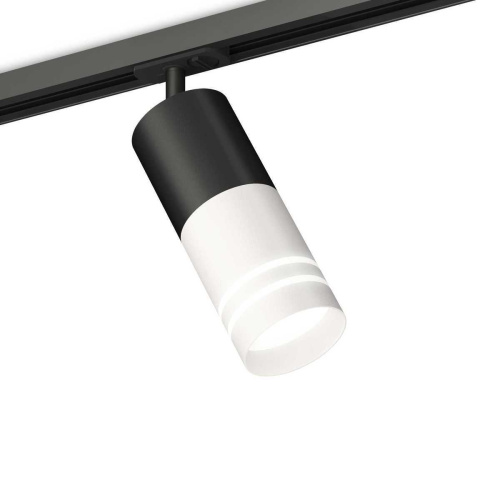 Комплект трекового светильника Ambrella light Track System XT (A2537, C7422, A2011, C7401, N7141) XT7401111 Комплект трекового светильника Ambrella light Track System XT (A2537, C7422, A2011, C7401, N7141) XT7401111