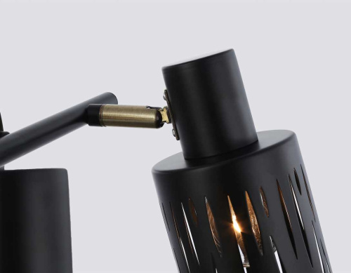 Настенно-потолочный спот Ambrella light TRADITIONAL TR8668 Настенно-потолочный спот Ambrella light TRADITIONAL TR8668