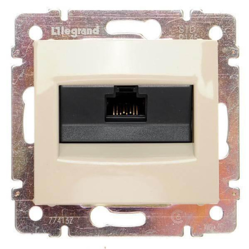 Розетка компьютерная RJ45 Legrand Valena 6 кат FTP на винтах слоновая кость 774132 Розетка компьютерная RJ45 Legrand Valena 6 кат FTP на винтах слоновая кость 774132