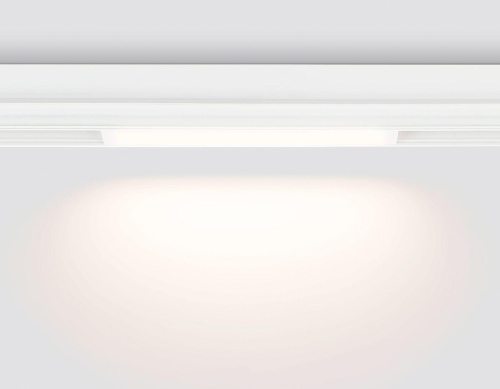 Трековый светодиодный светильник Ambrella Light Track System Magnetic 220V GL1261 Трековый светодиодный светильник Ambrella Light Track System Magnetic 220V GL1261