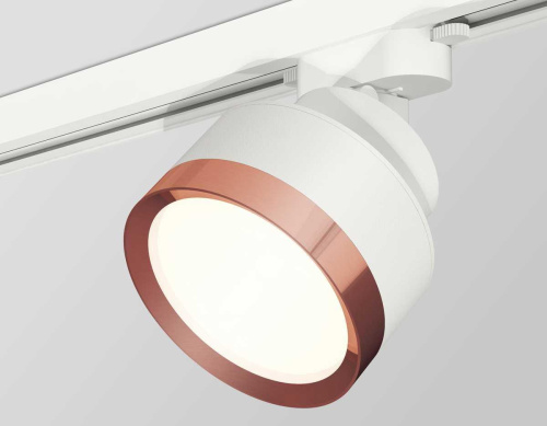 Комплект трекового светильника Ambrella light Track System XT (A2524, A2105, C8101, N8126) XT8101005 Комплект трекового светильника Ambrella light Track System XT (A2524, A2105, C8101, N8126) XT8101005