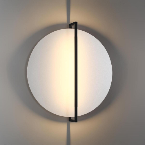 Настенно-потолочный светодиодный светильник Odeon Light Hightech Lunar 7015/20WL Настенно-потолочный светодиодный светильник Odeon Light Hightech Lunar 7015/20WL