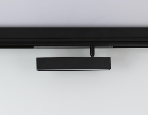Трековый светодиодный светильник Ambrella Light Track System Magnetic 220V GL1322 Трековый светодиодный светильник Ambrella Light Track System Magnetic 220V GL1322