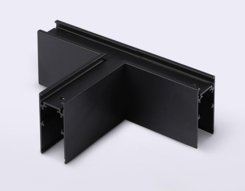 Коннектор T-образный для накладного шинопровода Ambrella light Track System Magnetic GL3374 Коннектор T-образный для накладного шинопровода Ambrella light Track System Magnetic GL3374
