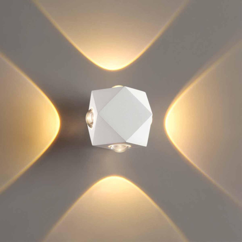 Уличный настенный светодиодный светильник Odeon Light Hightech Diamanta 4219/8WL Уличный настенный светодиодный светильник Odeon Light Hightech Diamanta 4219/8WL