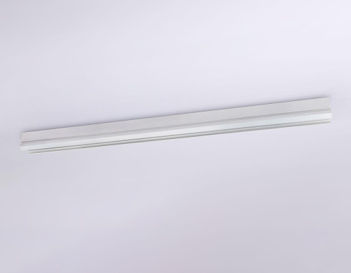Корпус в натяжной потолок для накладного шинопровода Ambrella Light Track System Magnetic 220V GL1013 Корпус в натяжной потолок для накладного шинопровода Ambrella Light Track System Magnetic 220V GL1013