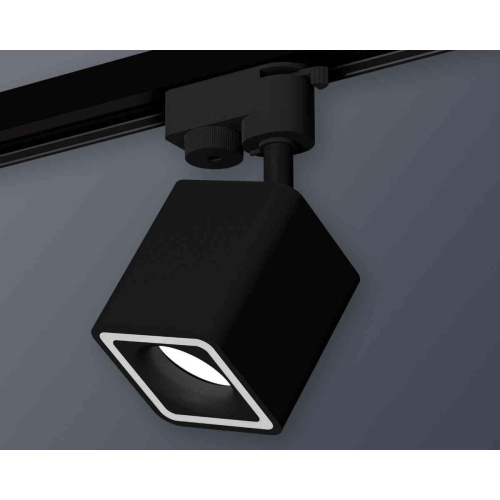 Комплект трекового светильника Ambrella light Track System XT7813020 SBK черный песок (A2521, C7813, N7716) Комплект трекового светильника Ambrella light Track System XT7813020 SBK черный песок (A2521, C7813, N7716)
