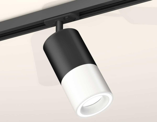Комплект трекового светильника Ambrella light Track System XT (A2537, C7422, A2011, C7401, N7110) XT7401110 Комплект трекового светильника Ambrella light Track System XT (A2537, C7422, A2011, C7401, N7110) XT7401110
