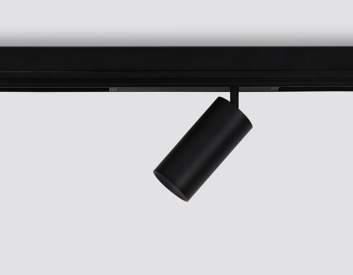 Трековый светодиодный светильник Ambrella Light Track System Magnetic 220V GL1232 Трековый светодиодный светильник Ambrella Light Track System Magnetic 220V GL1232