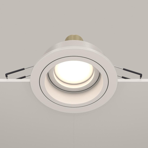 Встраиваемый светильник Maytoni Akron DL025-2-01W Встраиваемый светильник Maytoni Akron DL025-2-01W