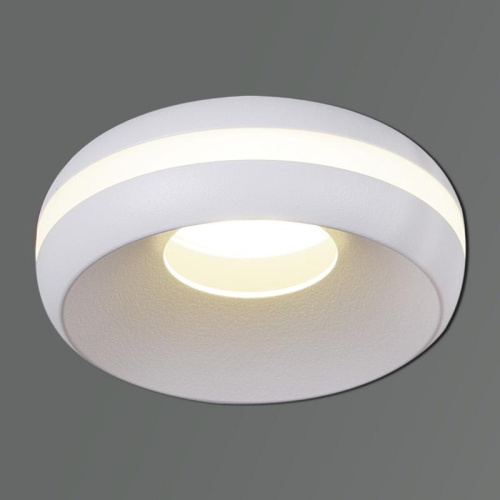 Точечный светильник Reluce 16074-9.5-001QR MR16 WT Точечный светильник Reluce 16074-9.5-001QR MR16 WT