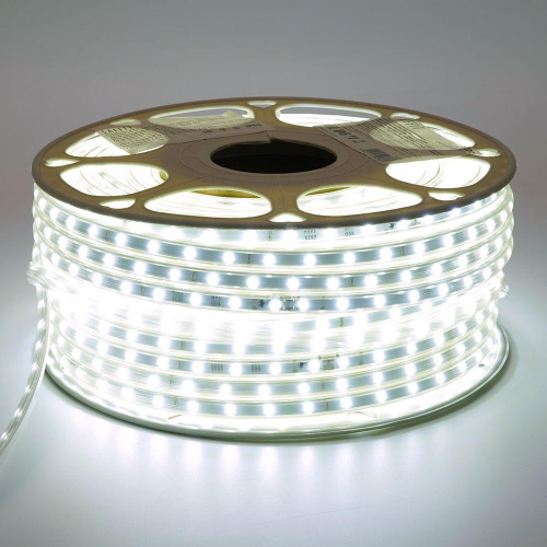 Светодиодная влагозащищенная лента Saffit 6W/m 60LED/m 2835SMD холодный белый 50М SST20 55245 Светодиодная влагозащищенная лента Saffit 6W/m 60LED/m 2835SMD холодный белый 50М SST20 55245