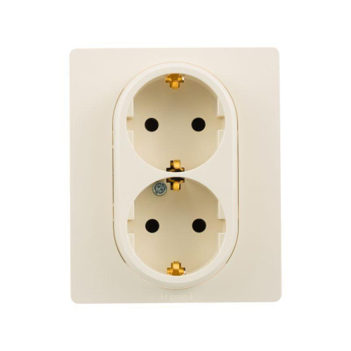 Розетка 2X2К+З Legrand Etika 16A 250V с/з винтовой зажим немецкий стандарт слоновая кость 672323 Розетка 2X2К+З Legrand Etika 16A 250V с/з винтовой зажим немецкий стандарт слоновая кость 672323