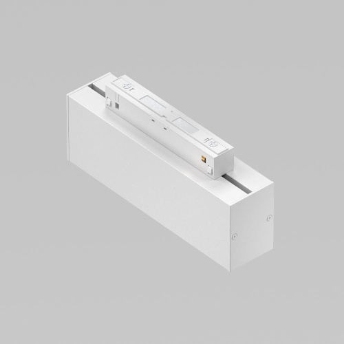 Трековый светодиодный светильник для магнитного шинопровода Maytoni Technical Basis TR012-2-7W3K-W Трековый светодиодный светильник для магнитного шинопровода Maytoni Technical Basis TR012-2-7W3K-W